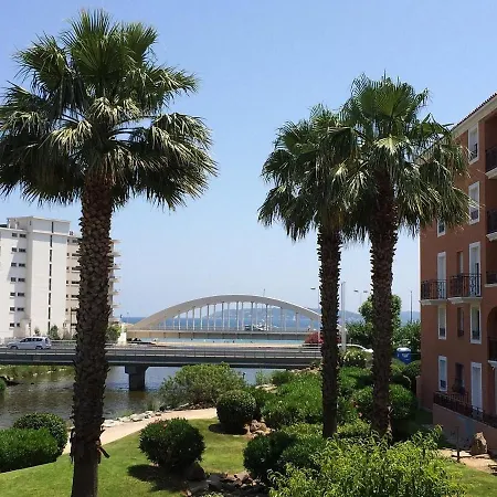 Climatise 2 Personnes Avec Terrasse Et Piscine Appartement Sainte-Maxime