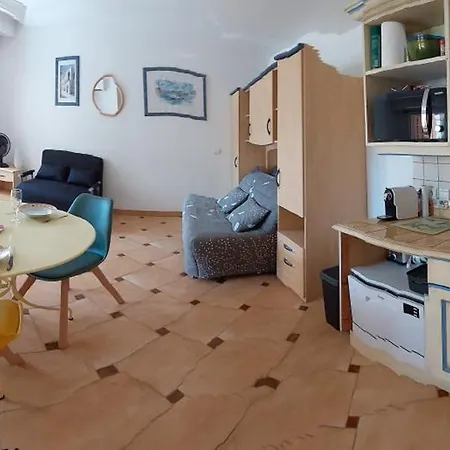 Climatise 2 Personnes Avec Terrasse Et Piscine